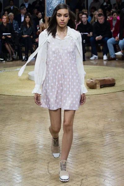Look 25